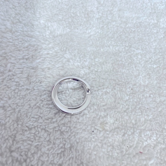 VINTAGE MONET BROOCH - Picture 1 of 3